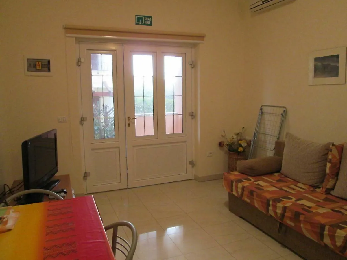 Apartments Villa Fernetich Premantura Croatia