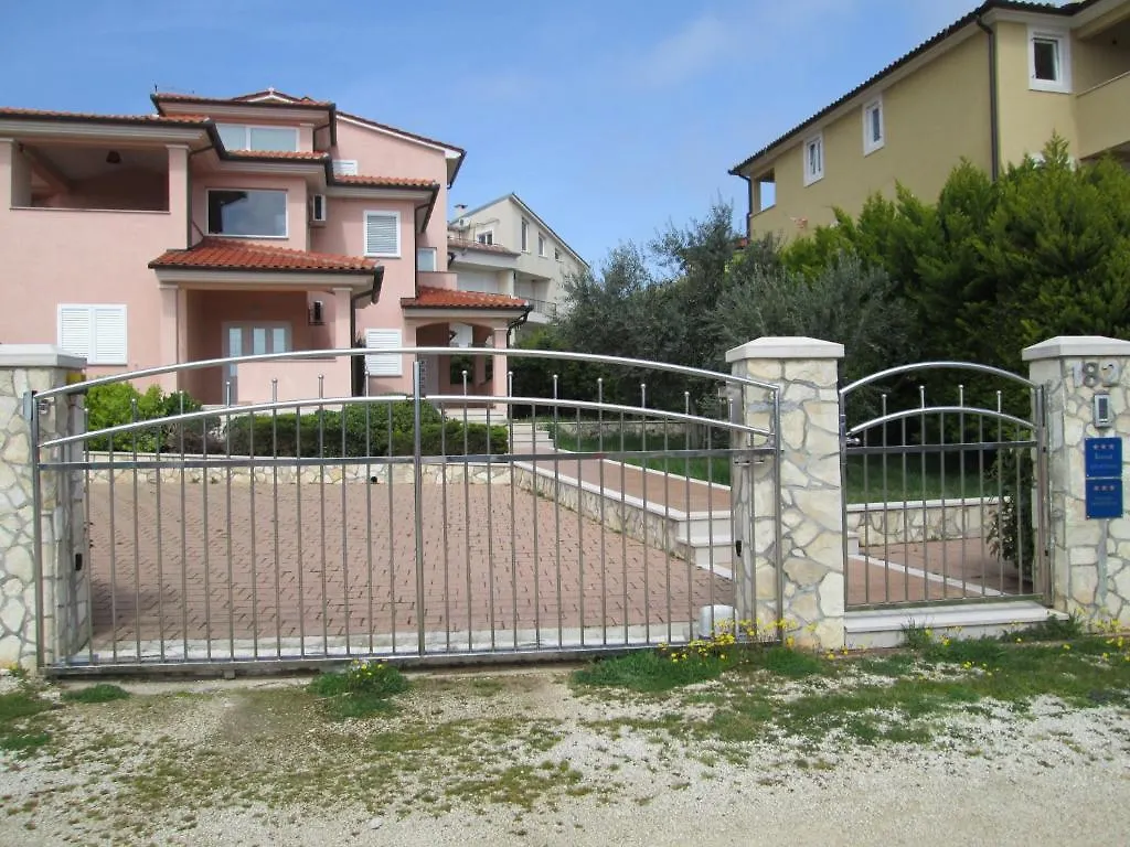 Apartments Villa Fernetich Premantura