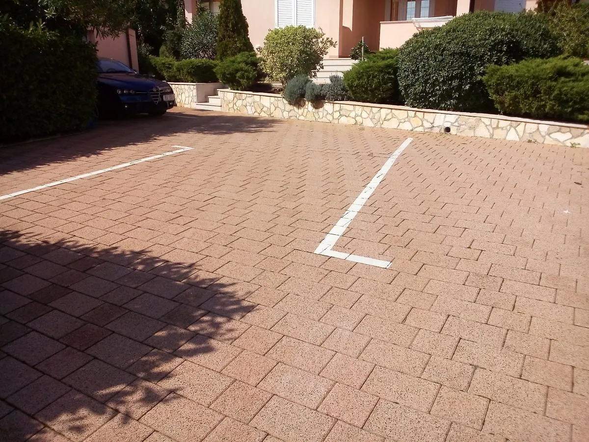 Apartments Villa Fernetich Premantura 0*,