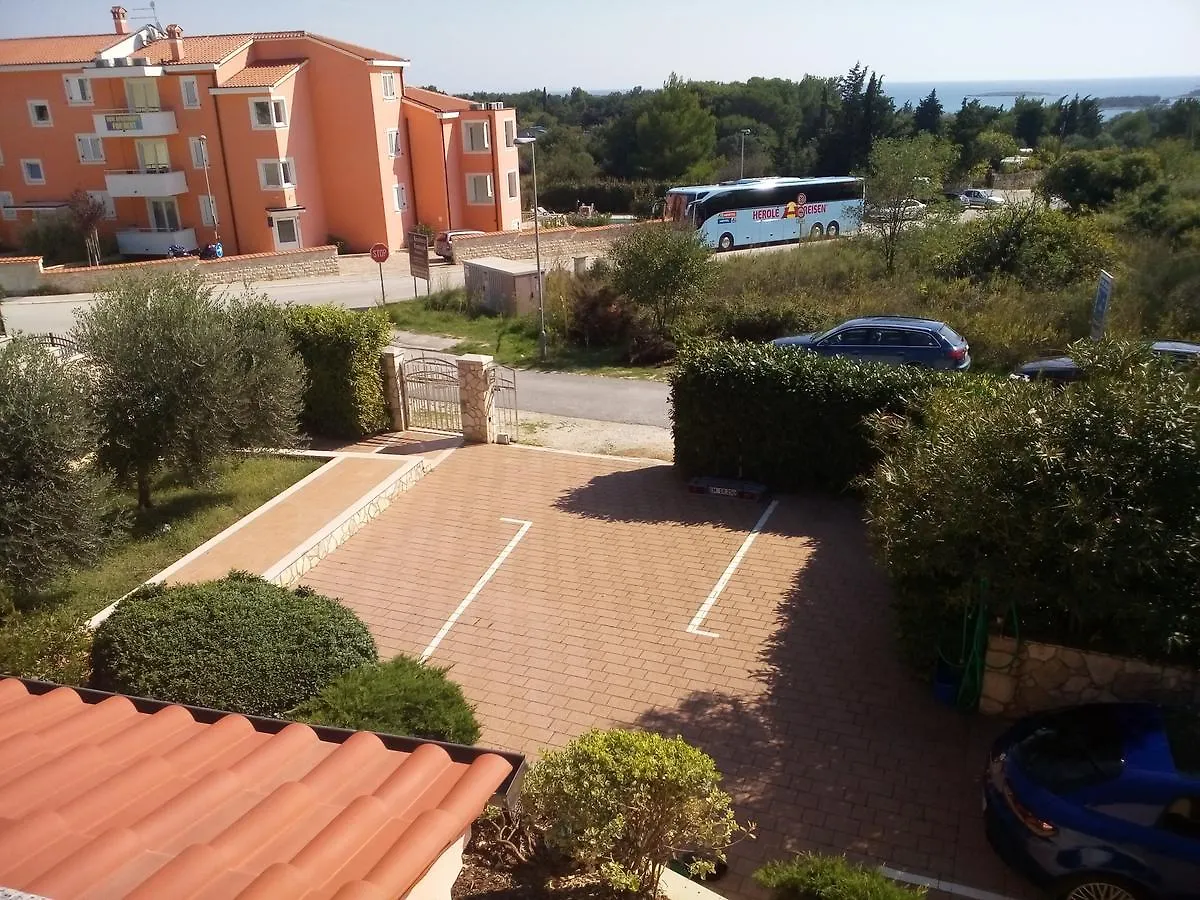 Apartments Villa Fernetich Premantura 0*,